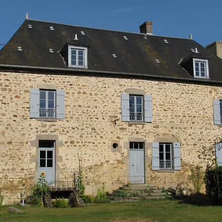 Chambres D'Hotes -B&B- La Bonneterie Montaigut-le-Blanc  Exteriör bild