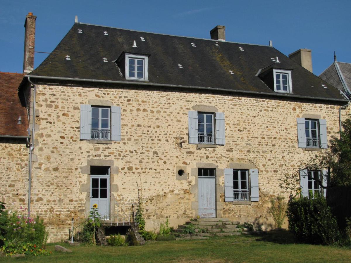 Chambres D'Hotes -B&B- La Bonneterie Montaigut-le-Blanc  Exteriör bild