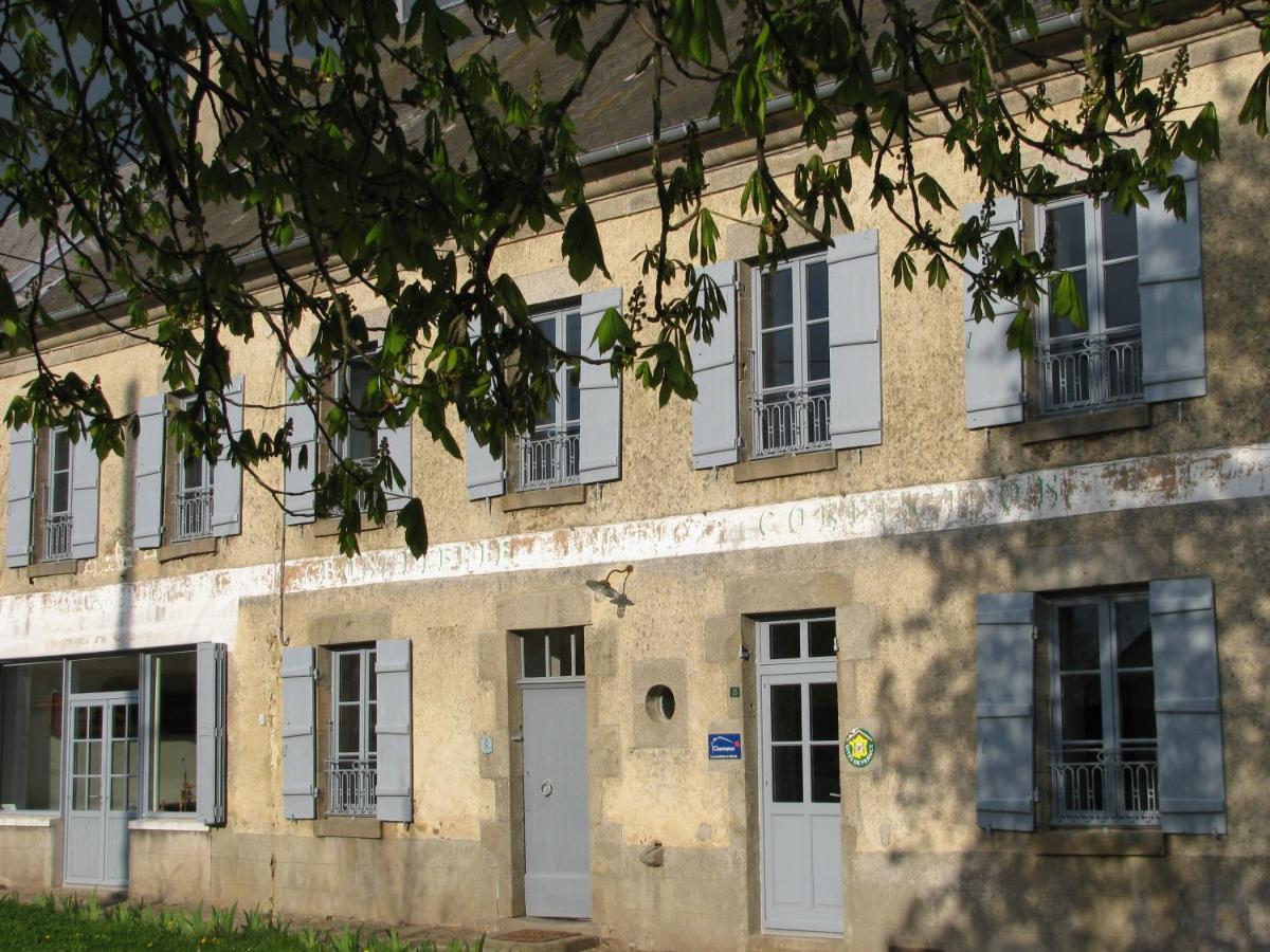 Chambres D'Hotes -B&B- La Bonneterie Montaigut-le-Blanc  Exteriör bild