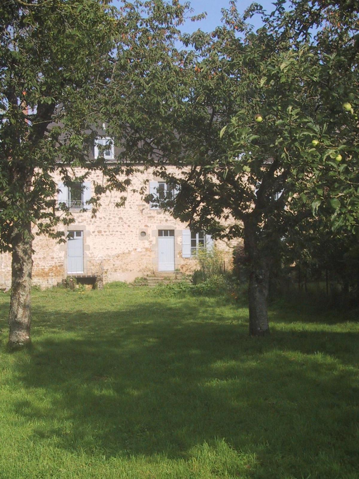 Chambres D'Hotes -B&B- La Bonneterie Montaigut-le-Blanc  Exteriör bild